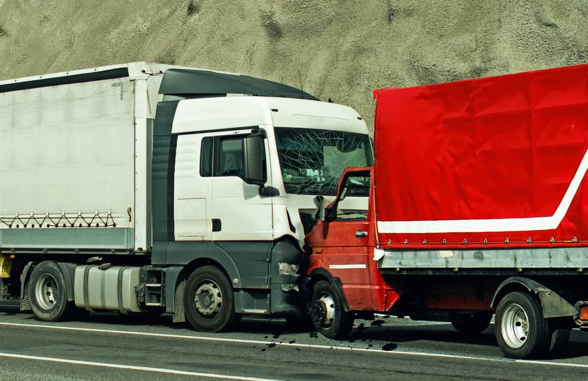 How to File a Claim After a Truck Accident in Florida