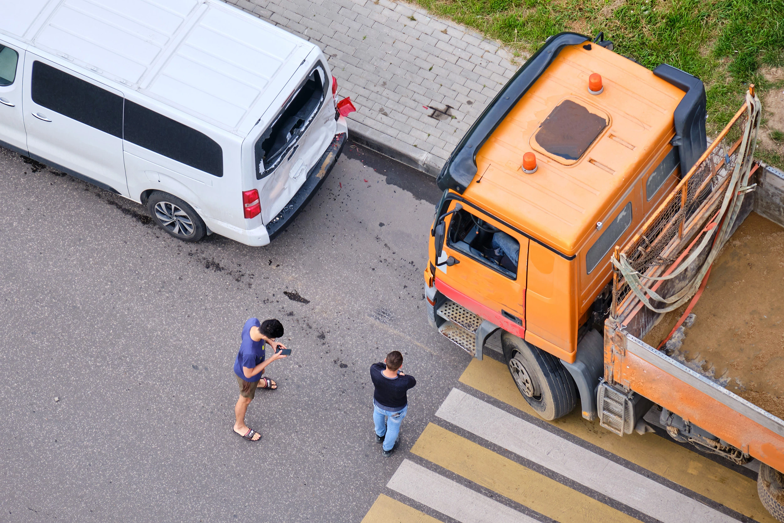 How Can a Truck Accident Lawyer Help after a crash accident